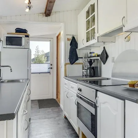 Holiday home Tyyni - 75m From The Sea In Se Jutland By Interhome *