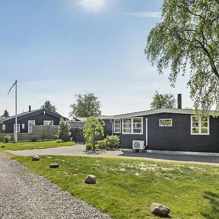 Сasa de vacaciones Tyyni - 75m From The Sea By Interhome Broager